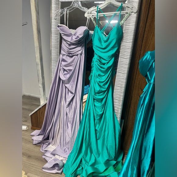 Size medium - Picture 3 of 5